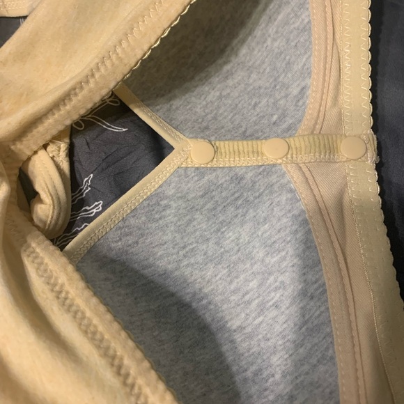 2 front snap bras both one price NEW Size 32B ordered wrong size.Stretch band! - Picture 5 of 6